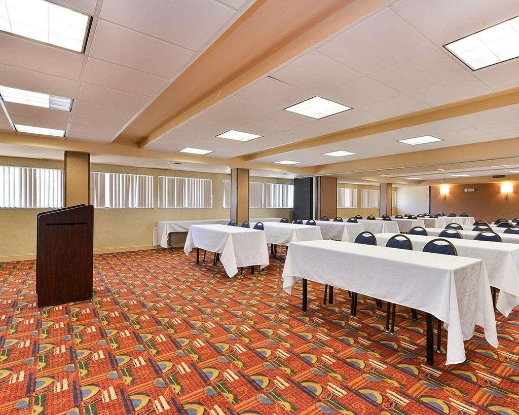 Latitude Eatontown - Bw Premier Collection Tinton Falls